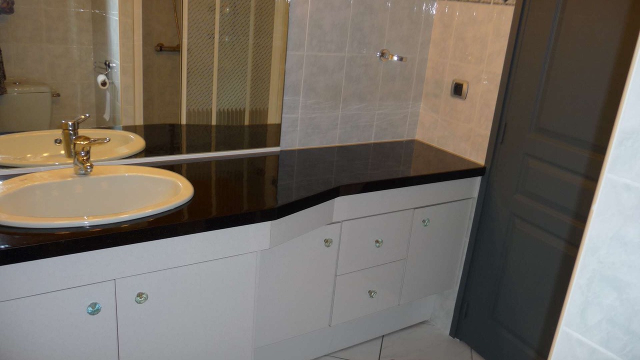 Photo of Bathroom in Messanges