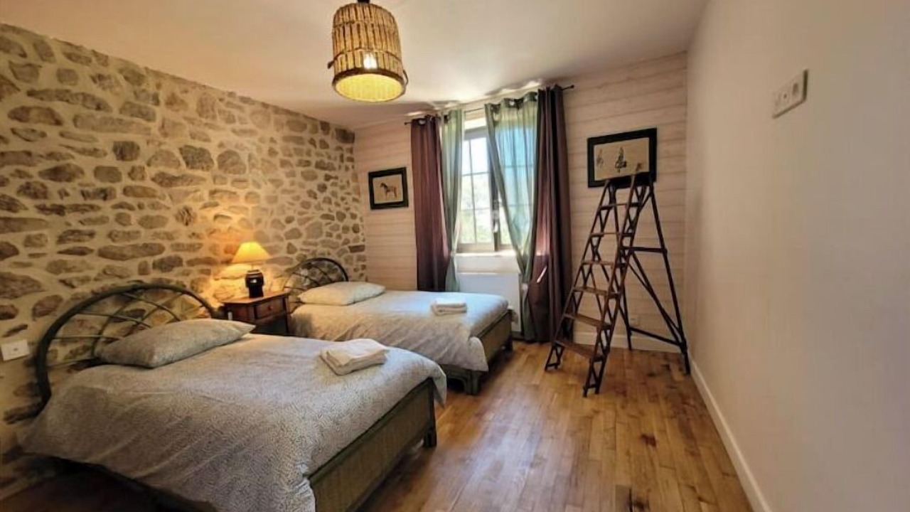 Photo of Bedroom in Saint-Yrieix-le-Dejalat