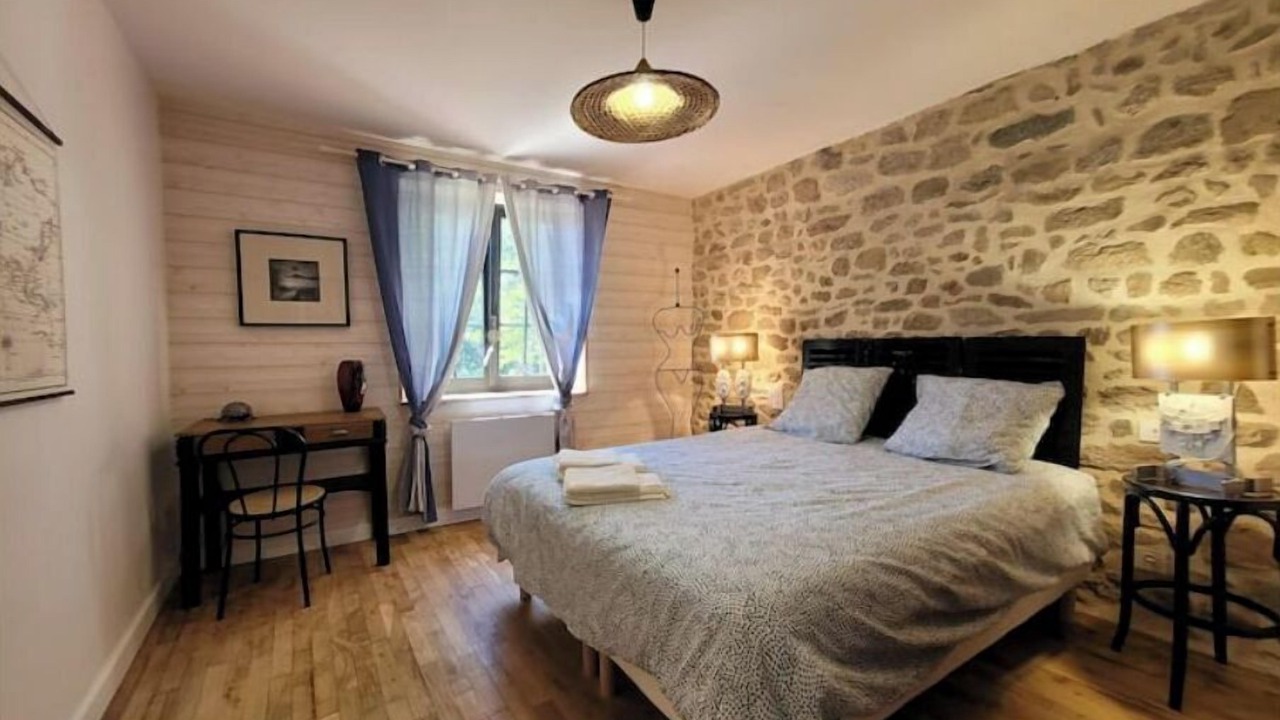 Photo of Bedroom in Saint-Yrieix-le-Dejalat