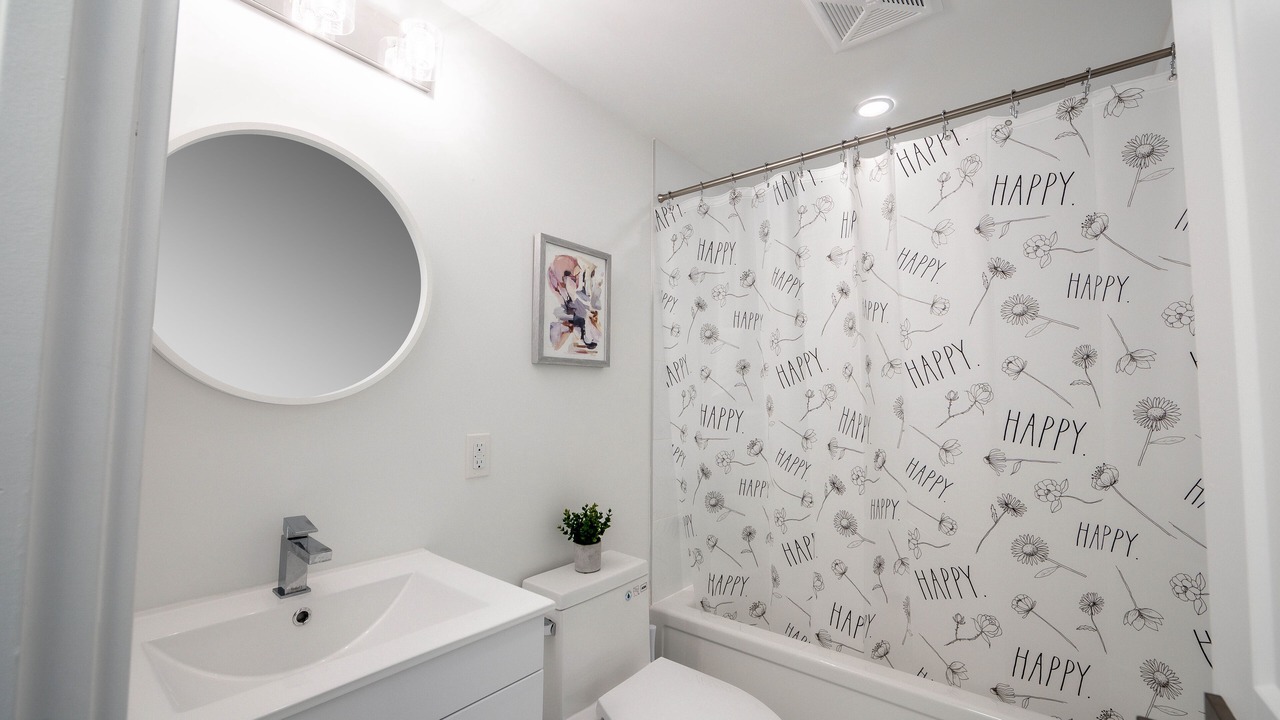 Photo of Bathroom in Niagara Falls