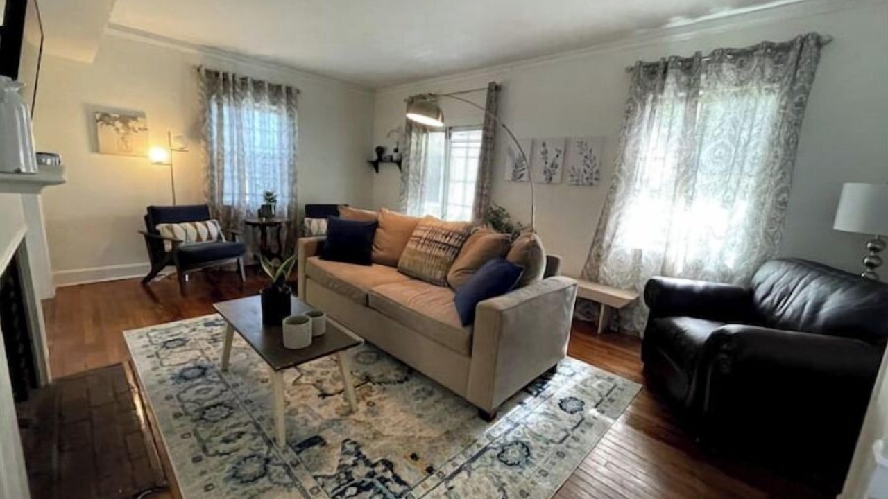 Photo of Livingroom in Central Newport News