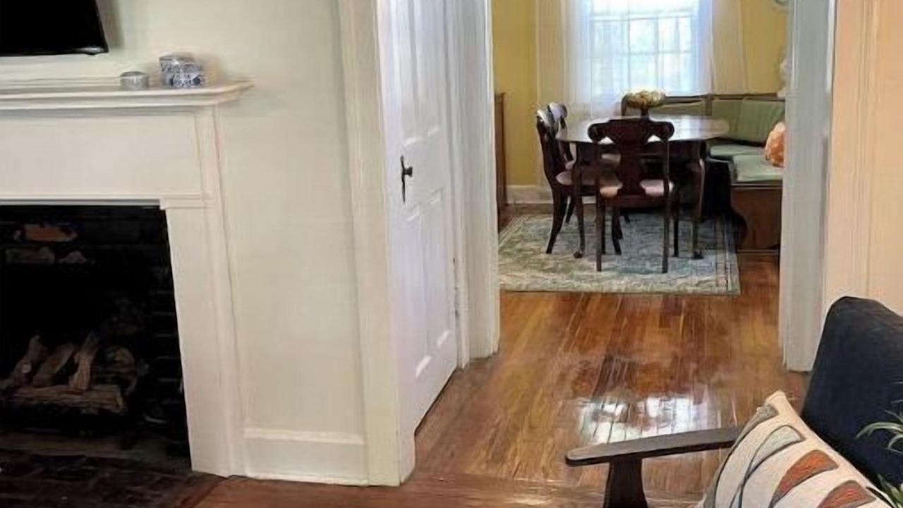 Photo of Livingroom in Central Newport News