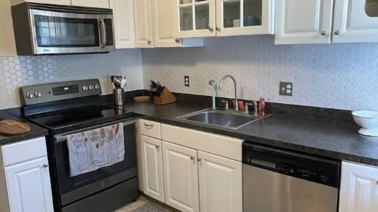 Photo of Kitchen in Central Newport News
