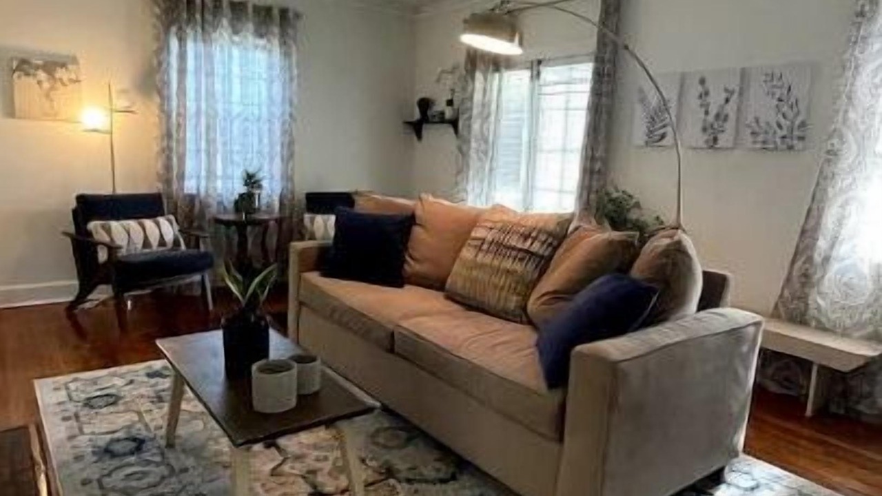 Photo of Livingroom in Central Newport News
