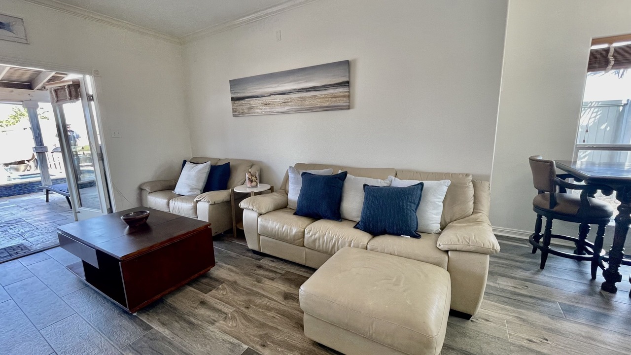 Photo of Livingroom in Corpus Christi