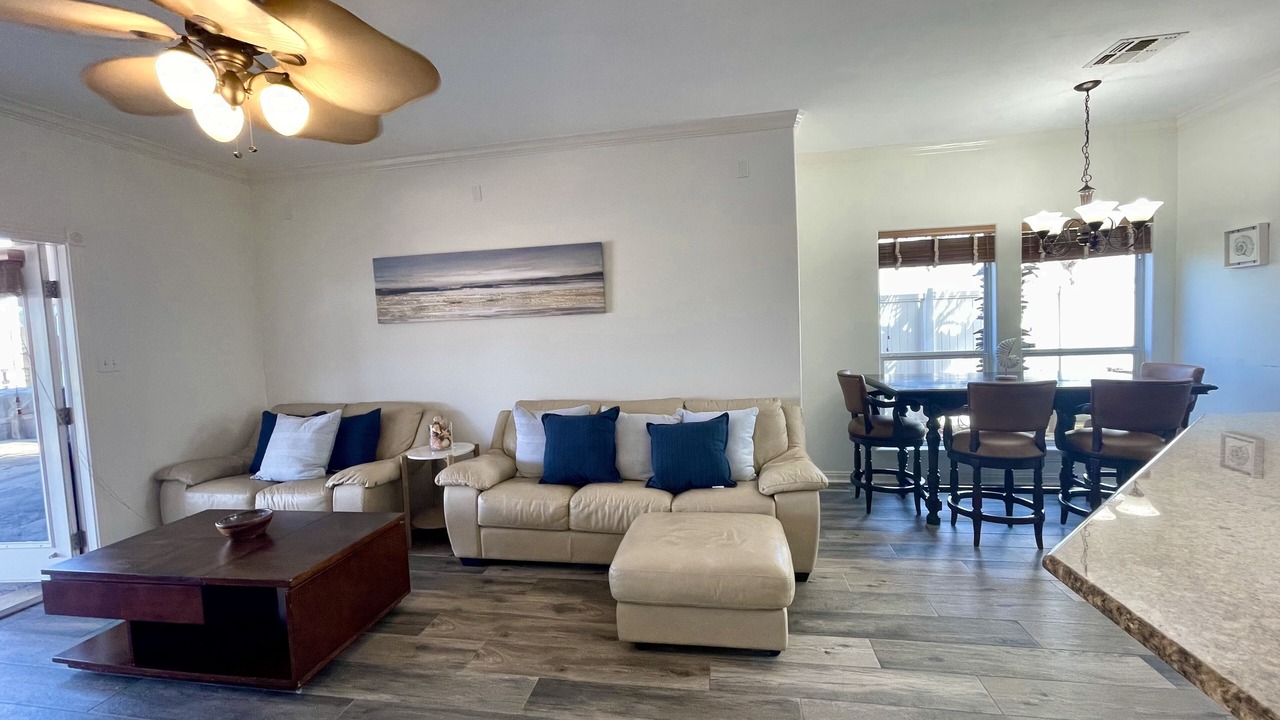 Photo of Livingroom in Corpus Christi