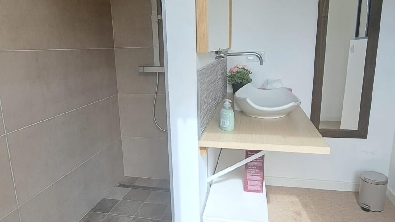 Photo of Bathroom in Langueux