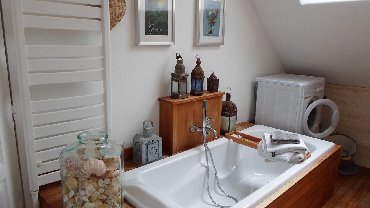Photo of Bathroom in Coat Tredrez