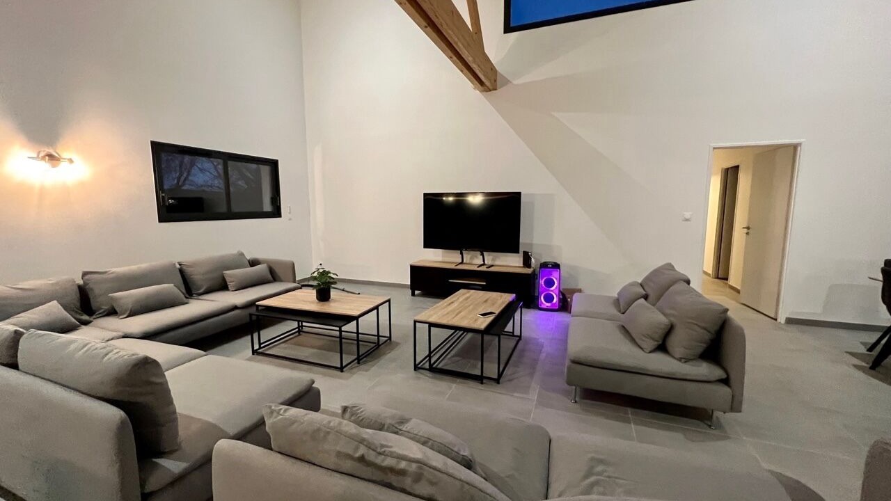 Photo of Livingroom in Pierric