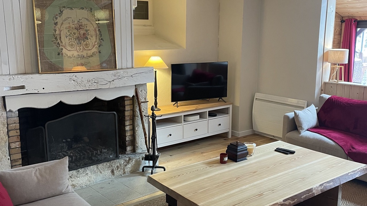 Photo of Livingroom in Cadeac