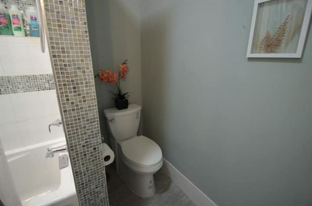 Photo of Bathroom in Mahncke Park