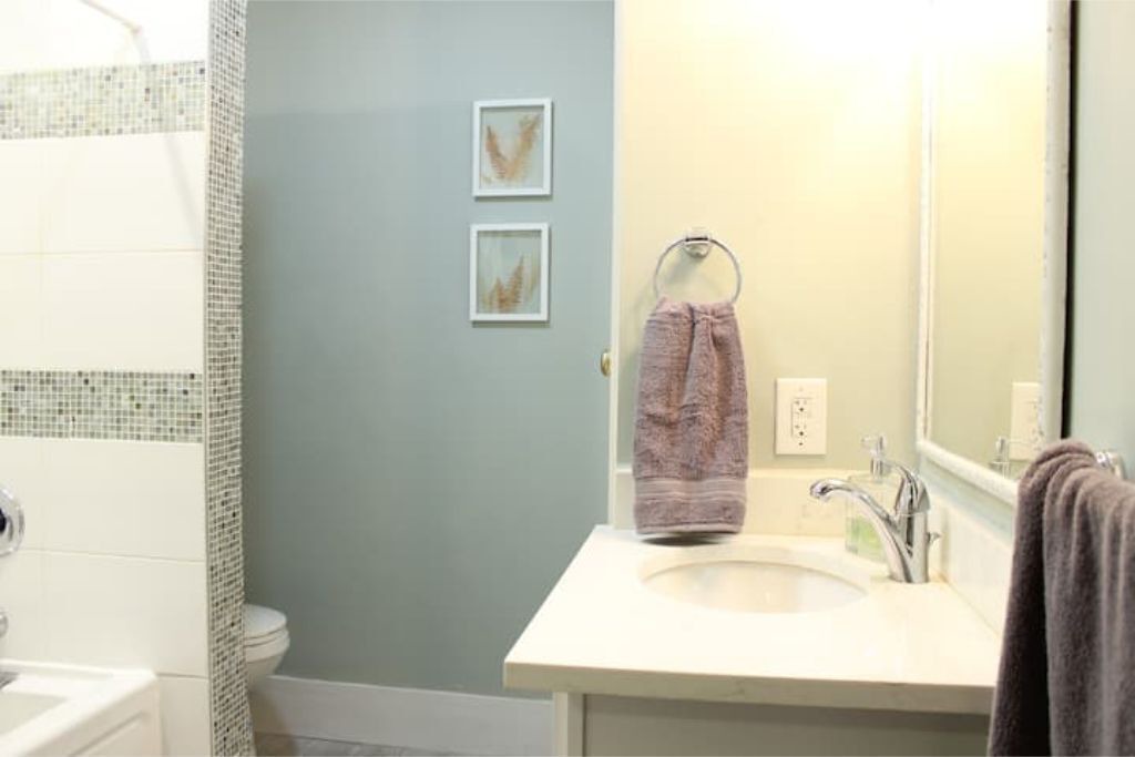 Photo of Bathroom in Mahncke Park