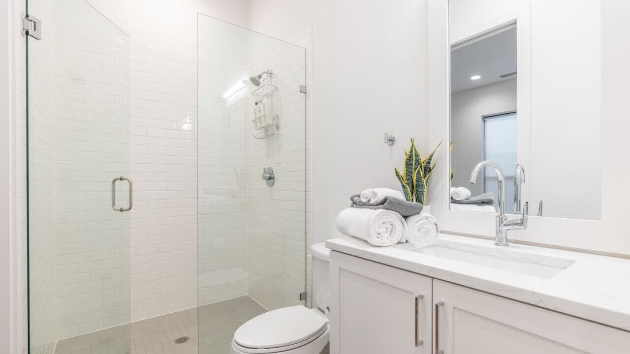 Photo of Bathroom in Knox - Henderson