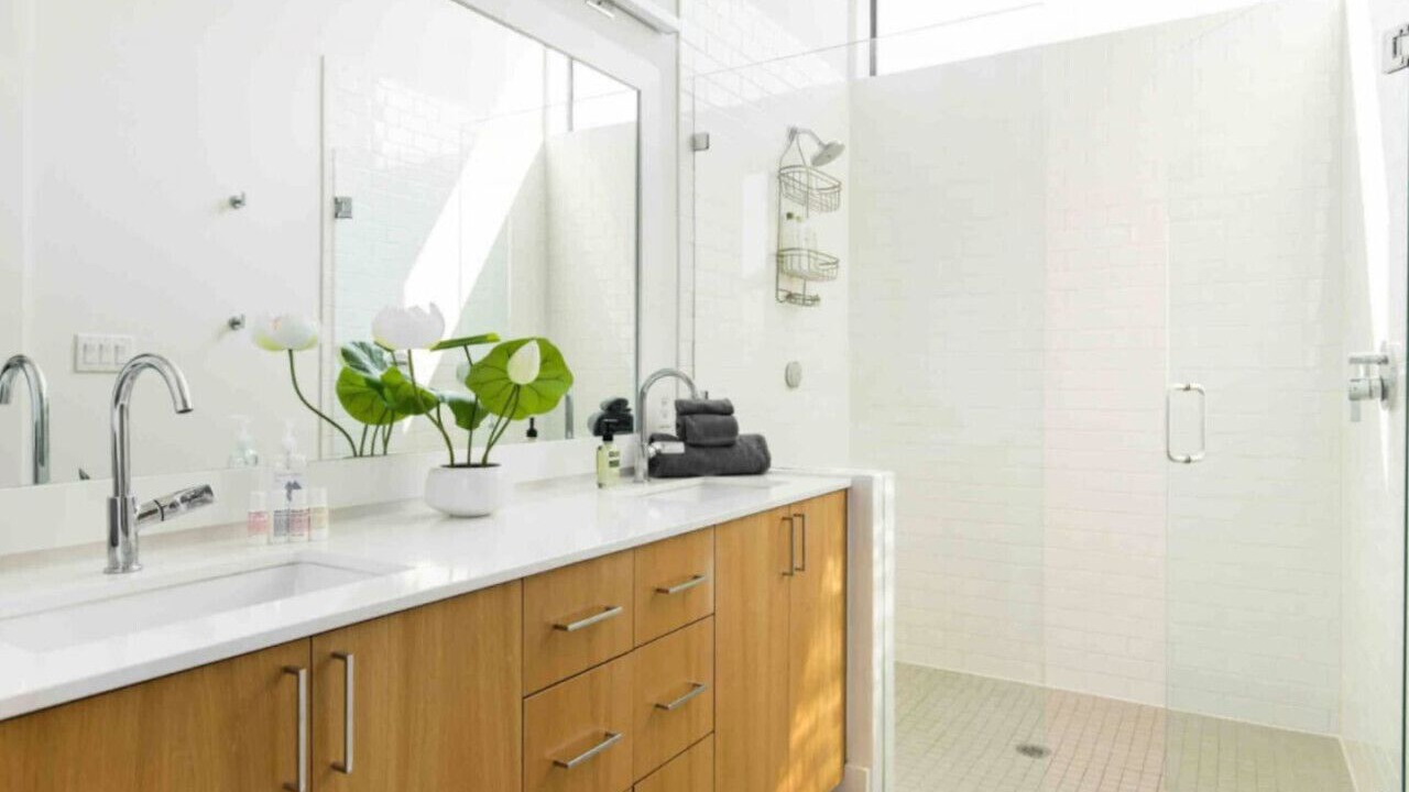 Photo of Bathroom in Knox - Henderson