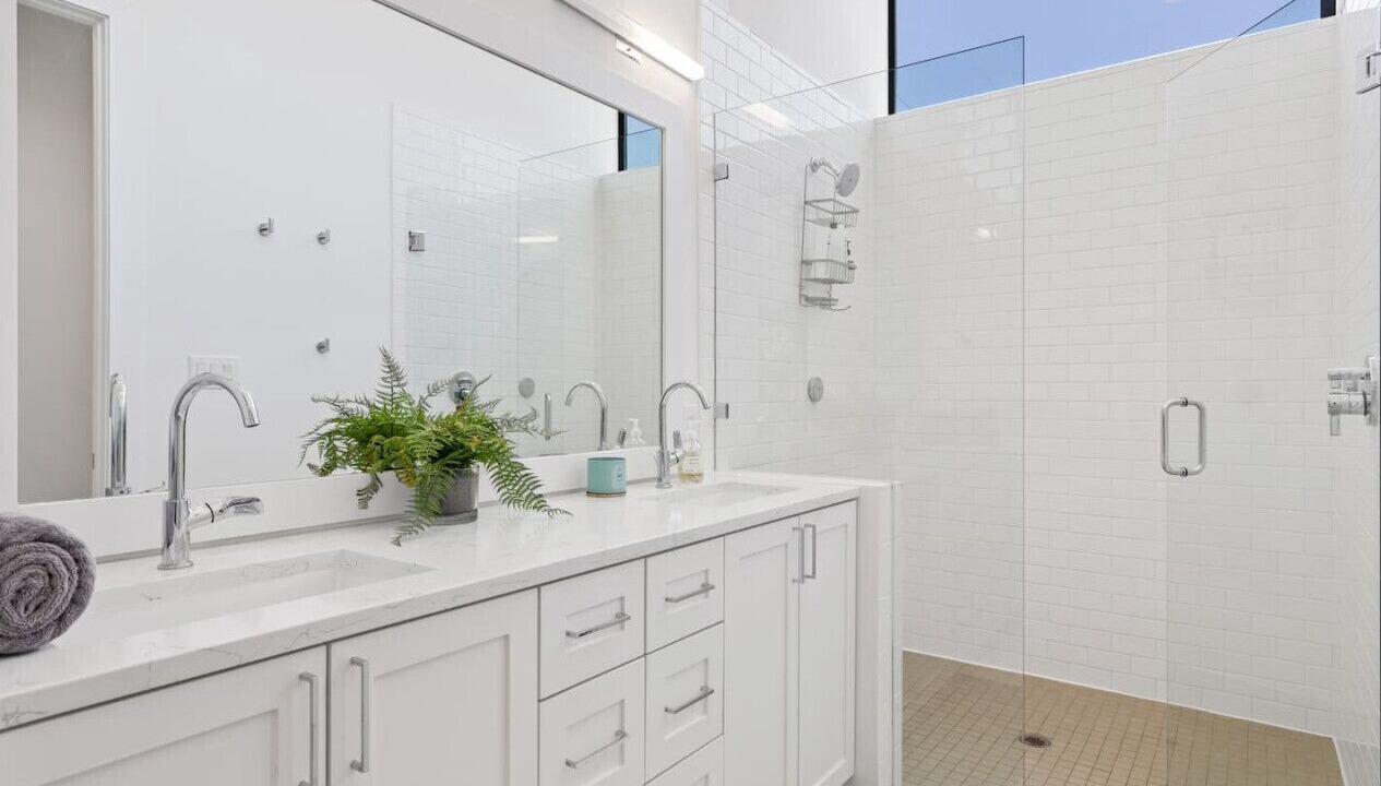 Photo of Bathroom in Knox - Henderson