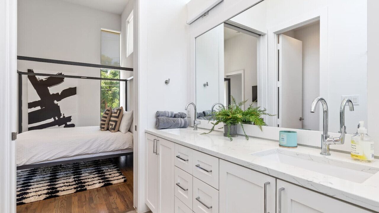 Photo of Bathroom in Knox - Henderson