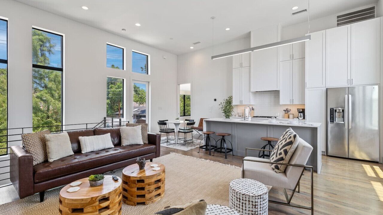 Photo of Livingroom in Knox - Henderson