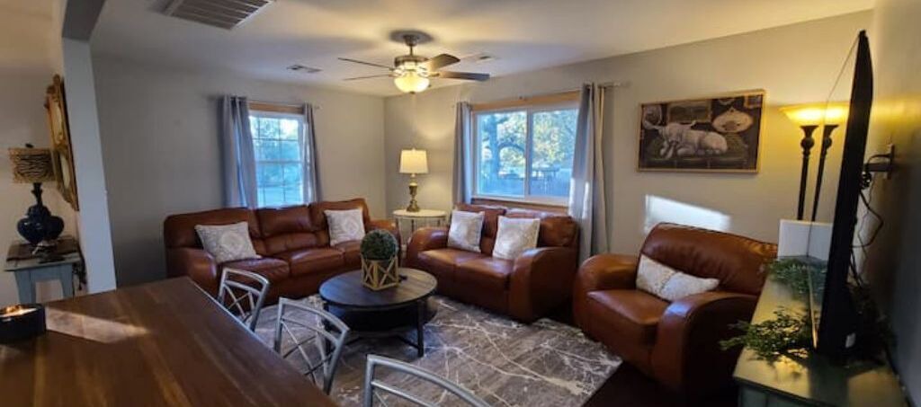 Photo of Livingroom in Bristow