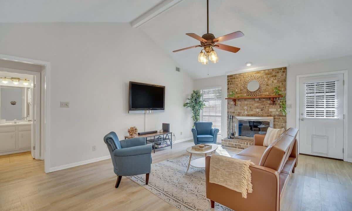 Photo of Livingroom in Pooler