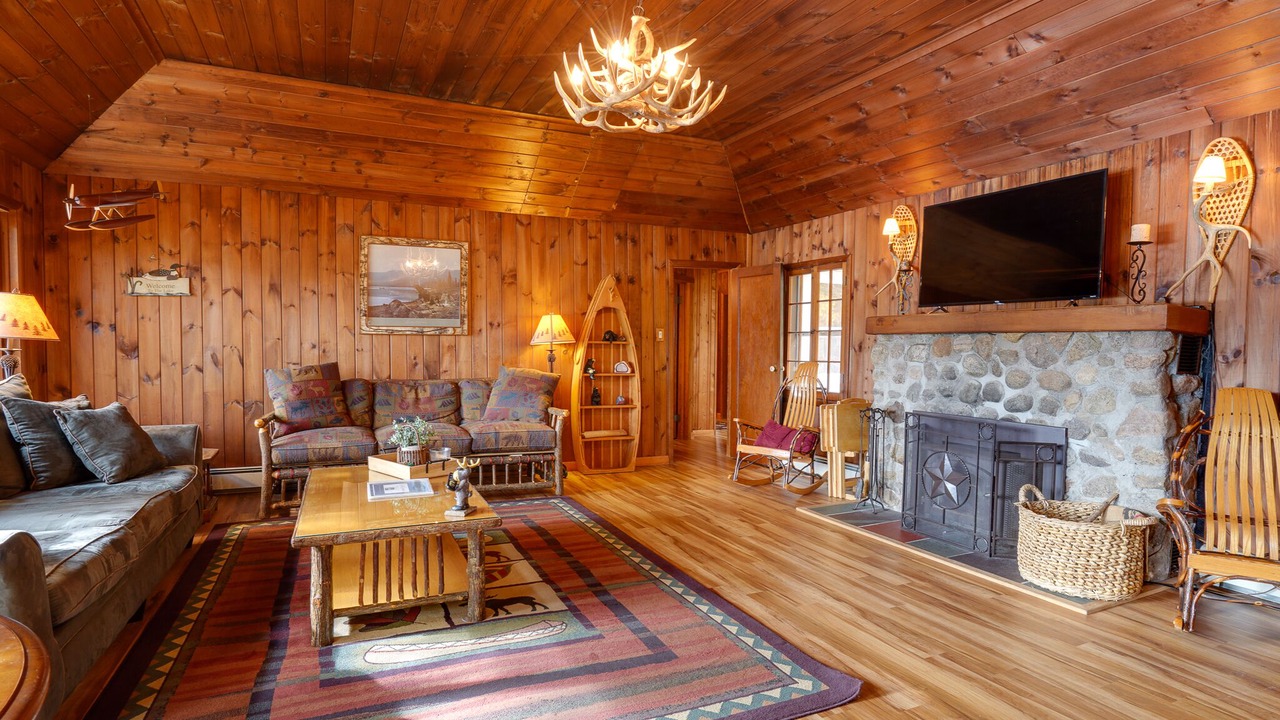 Photo of Bedroom in Long Lake