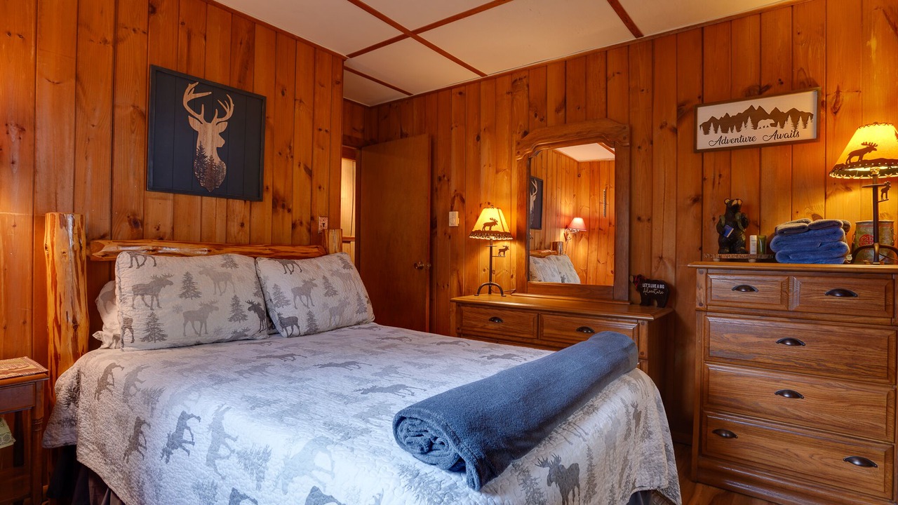 Photo of Bedroom in Long Lake