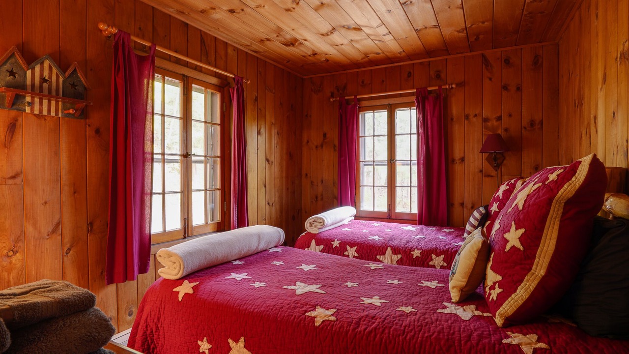 Photo of Bedroom in Long Lake