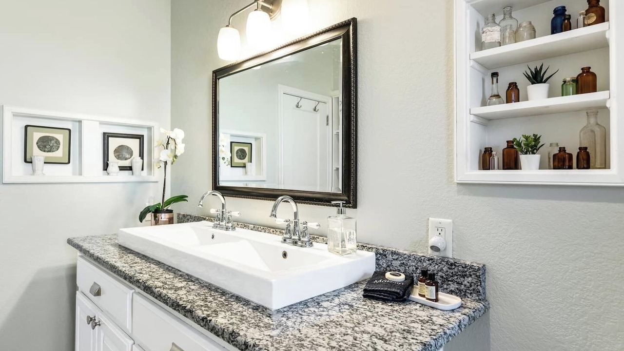 Photo of Bathroom in East Riverside