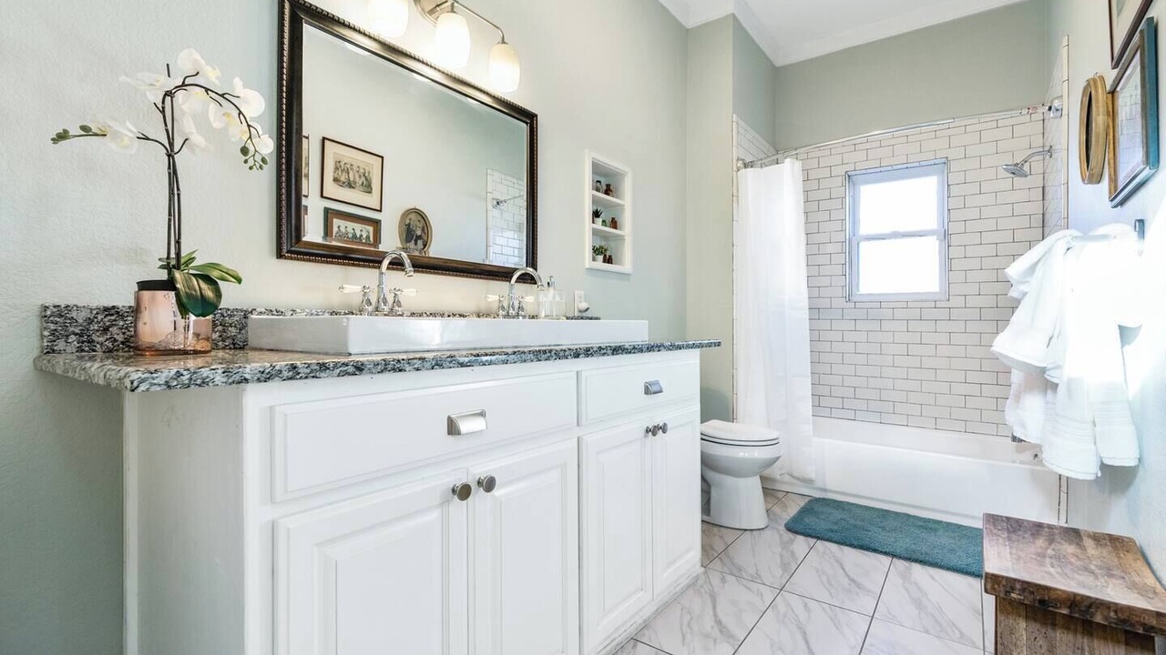 Photo of Bathroom in East Riverside