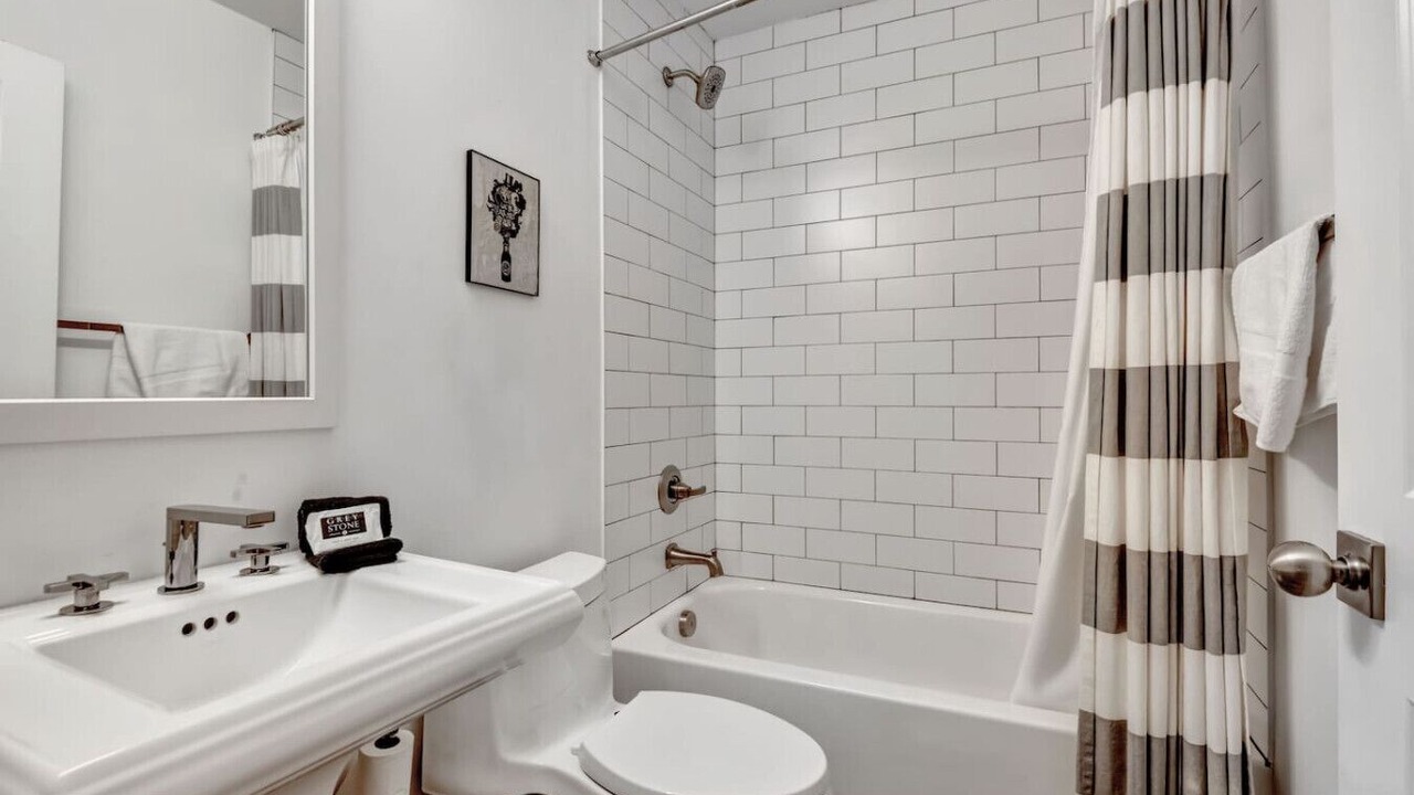 Photo of Bathroom in Lockeland Springs