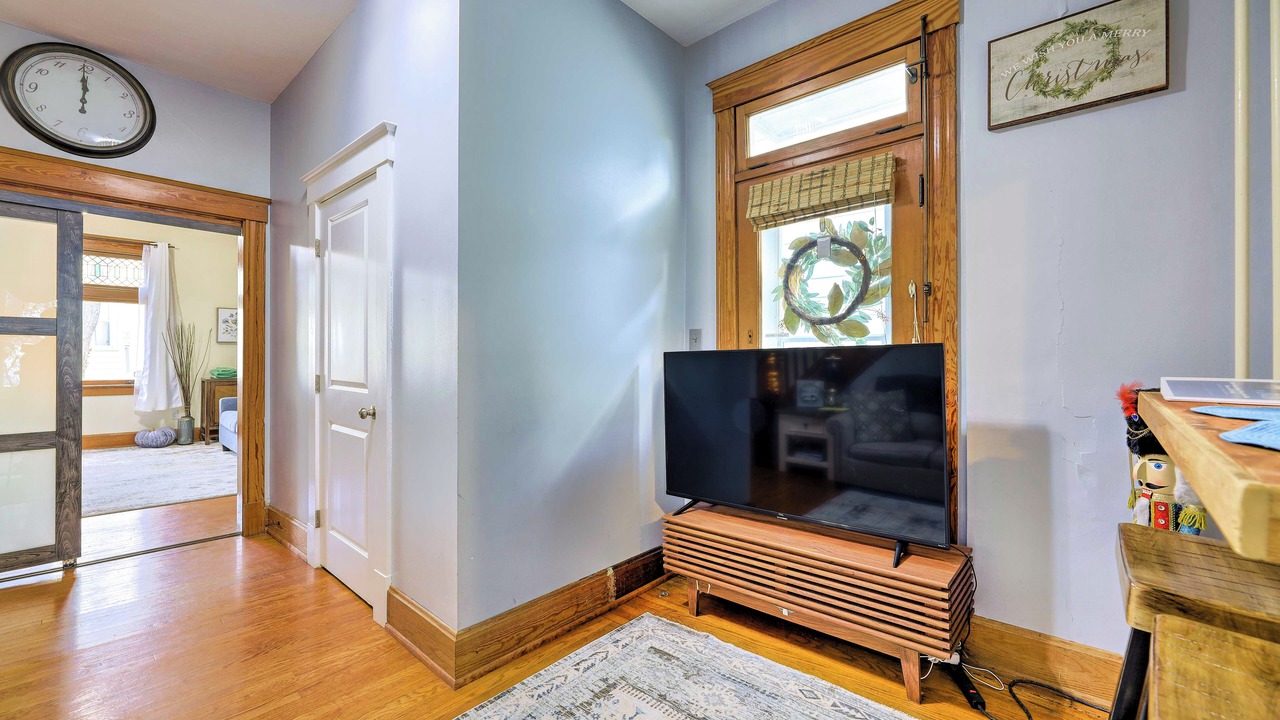 Photo of Livingroom in Clifton Heights