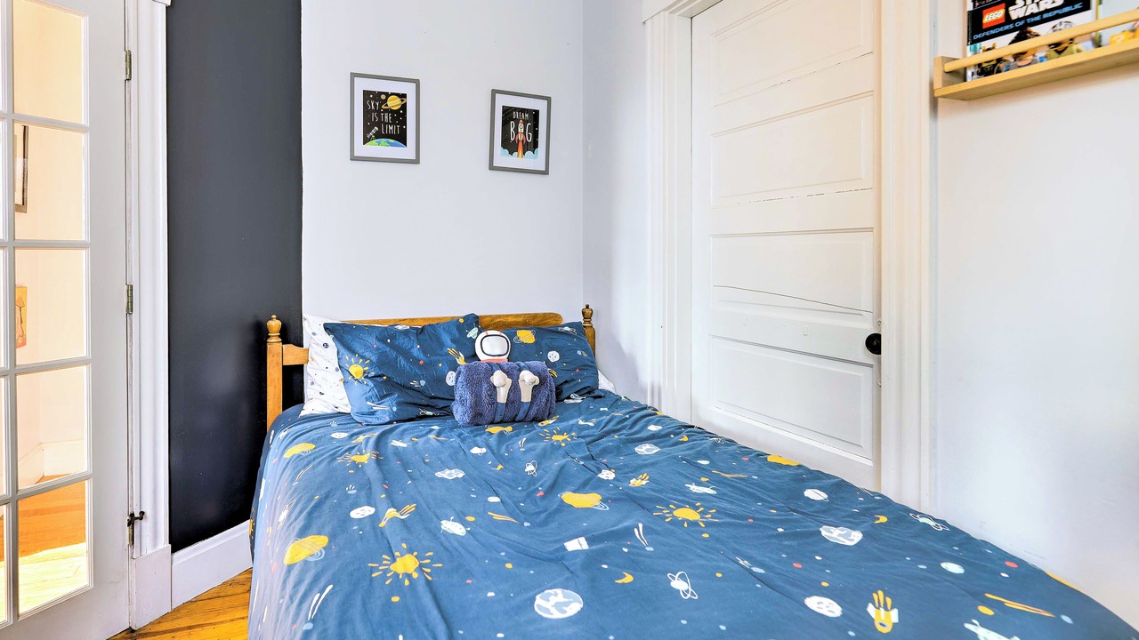 Photo of Bedroom in Clifton Heights