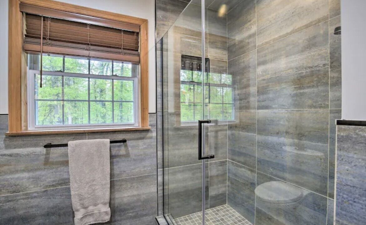 Photo of Bathroom in Gardiner