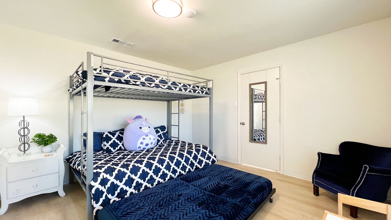 Photo of Bedroom in Park Central