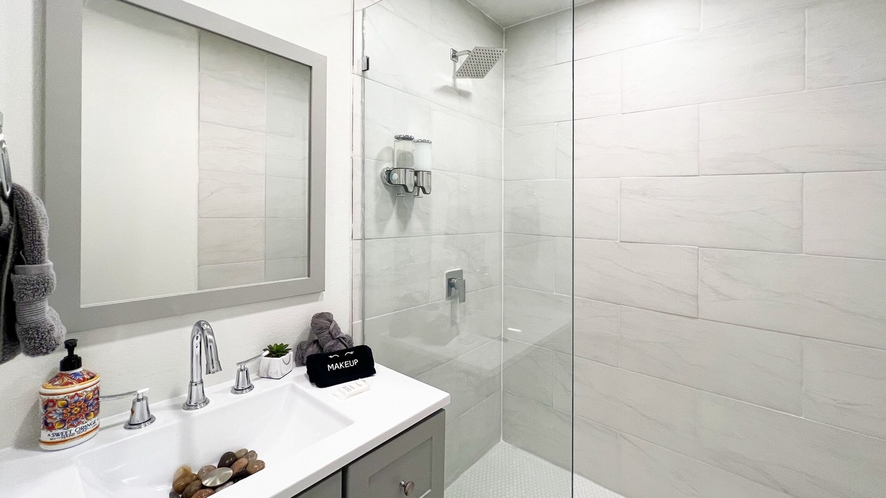 Photo of Bathroom in Park Central