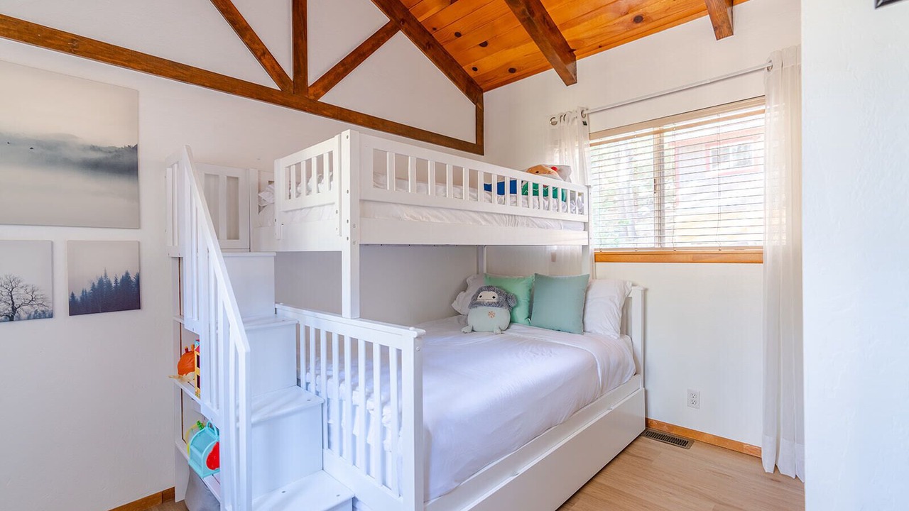 Photo of Bedroom in Cedar Glen