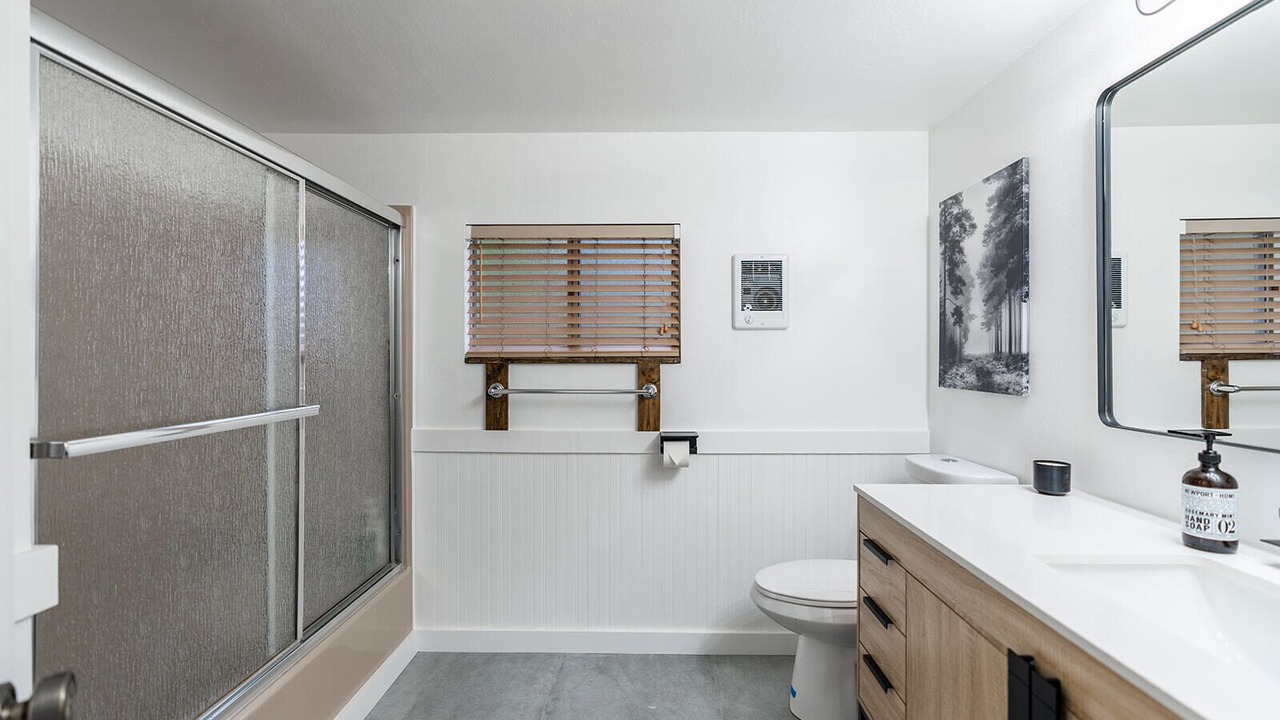 Photo of Bathroom in Cedar Glen