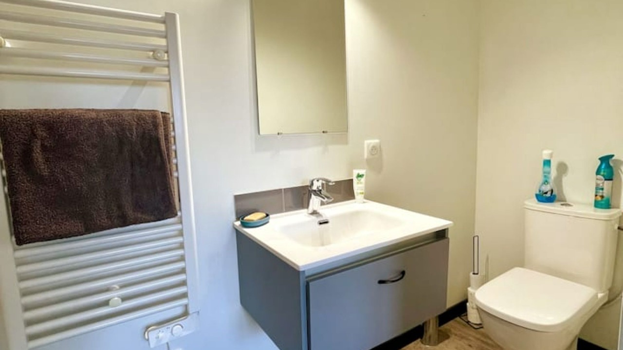 Photo of Bathroom in Cessenaz