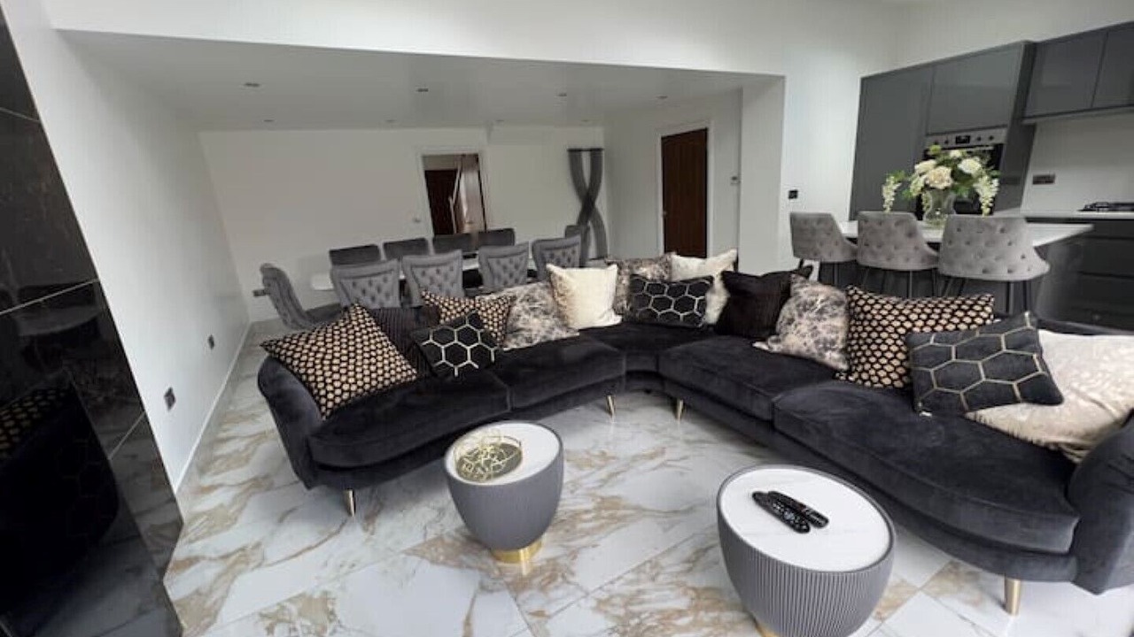 Photo of Livingroom in Oldbury