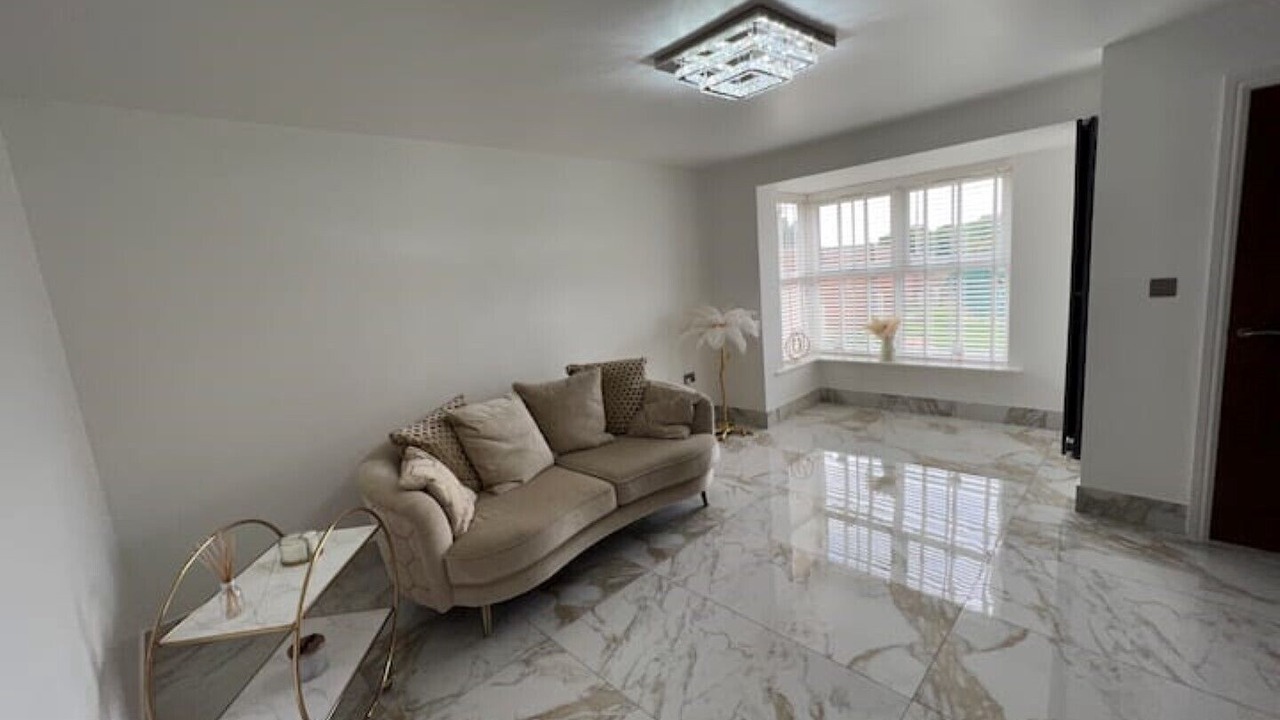 Photo of Livingroom in Oldbury