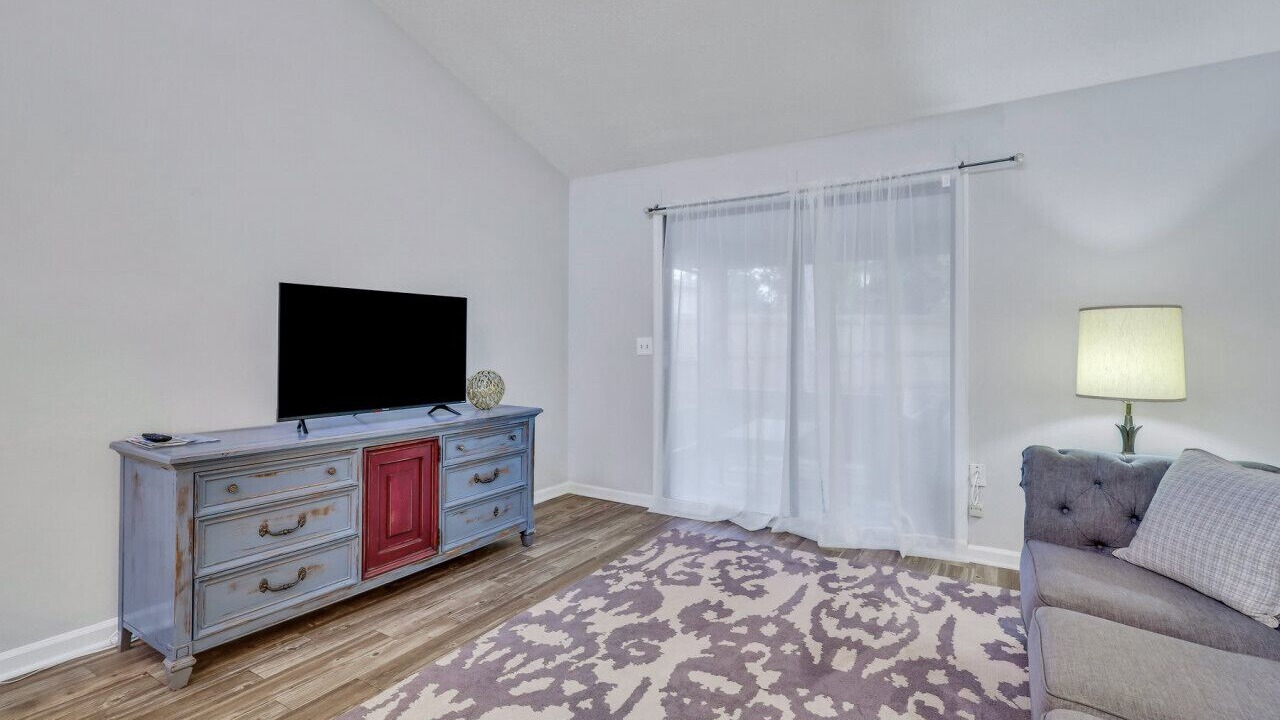 Photo of Livingroom in St. Marys