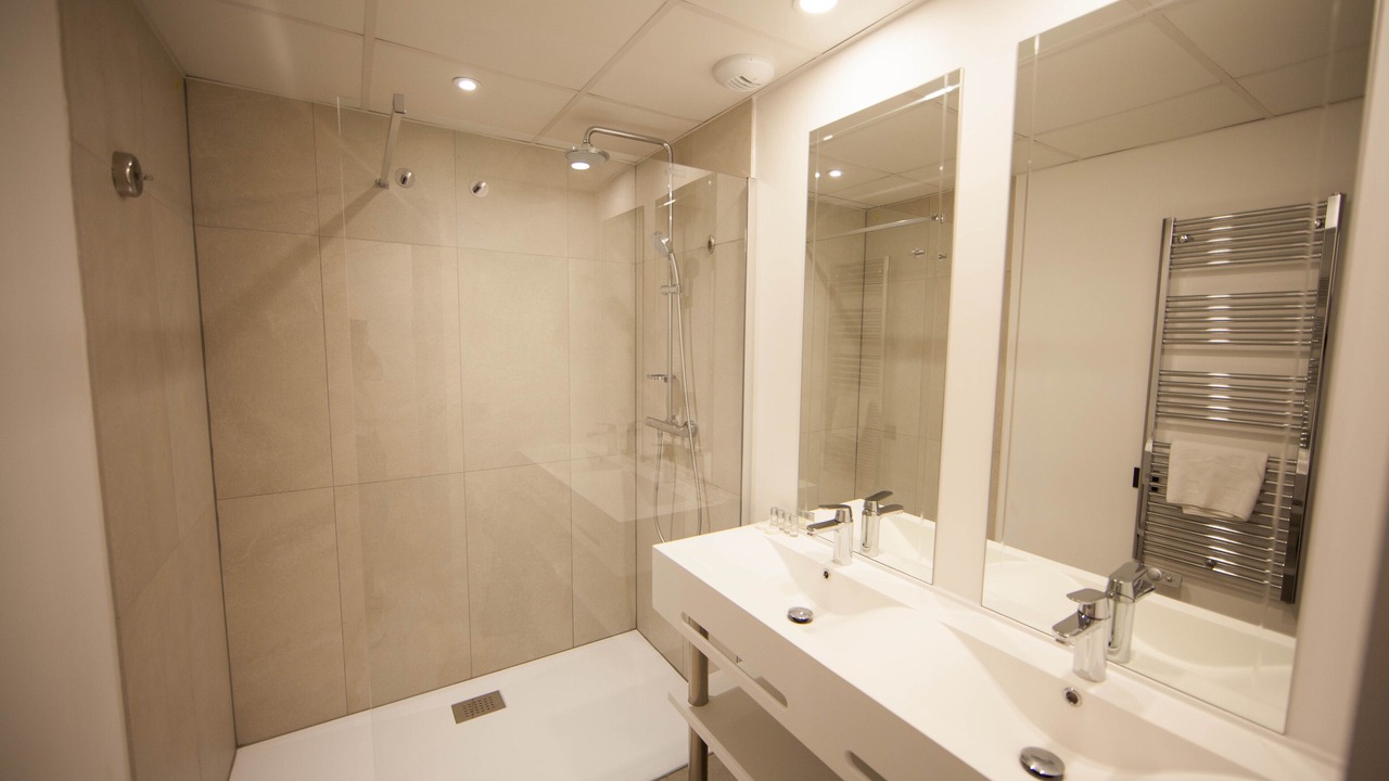 Photo of Bathroom in Carmes