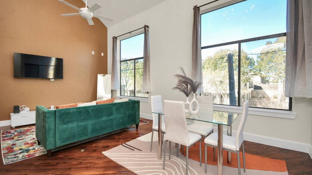 Photo of Livingroom in South Central Houston