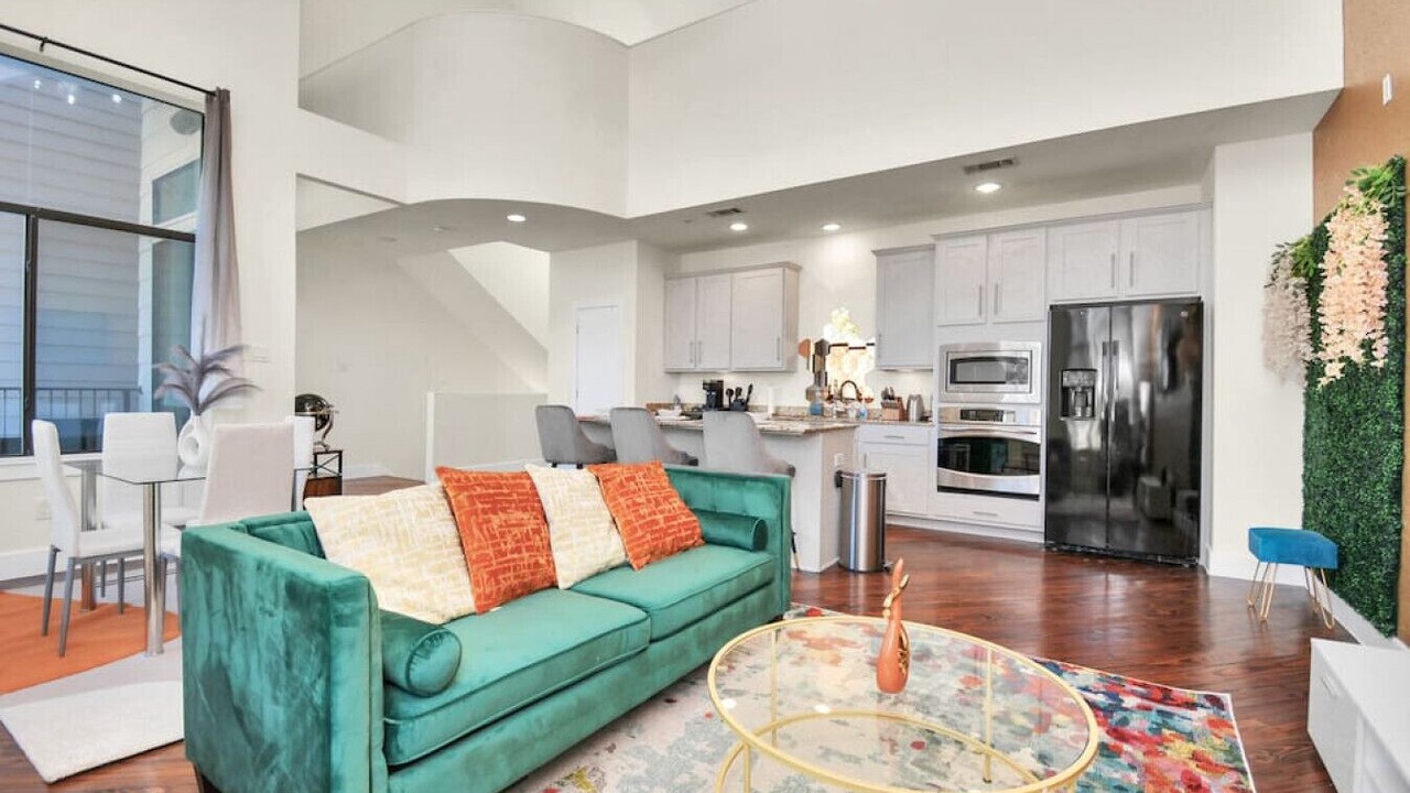 Photo of Livingroom in South Central Houston