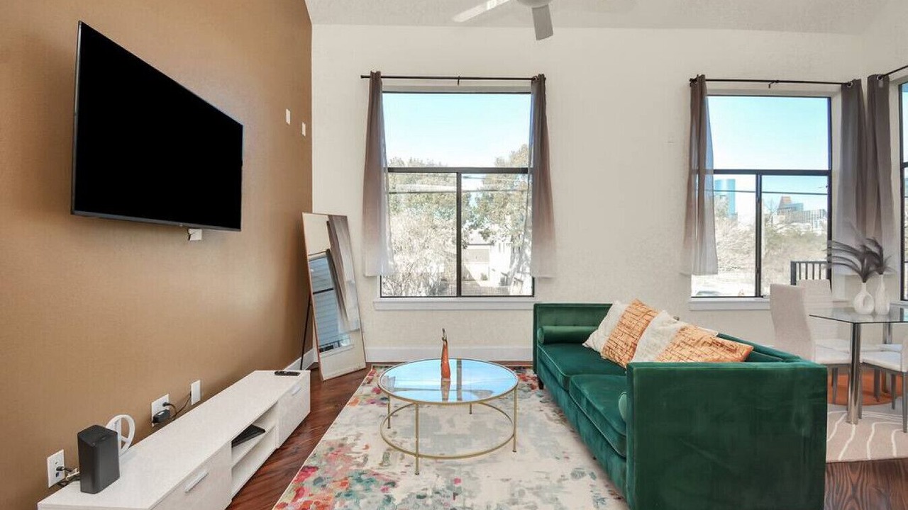 Photo of Livingroom in South Central Houston