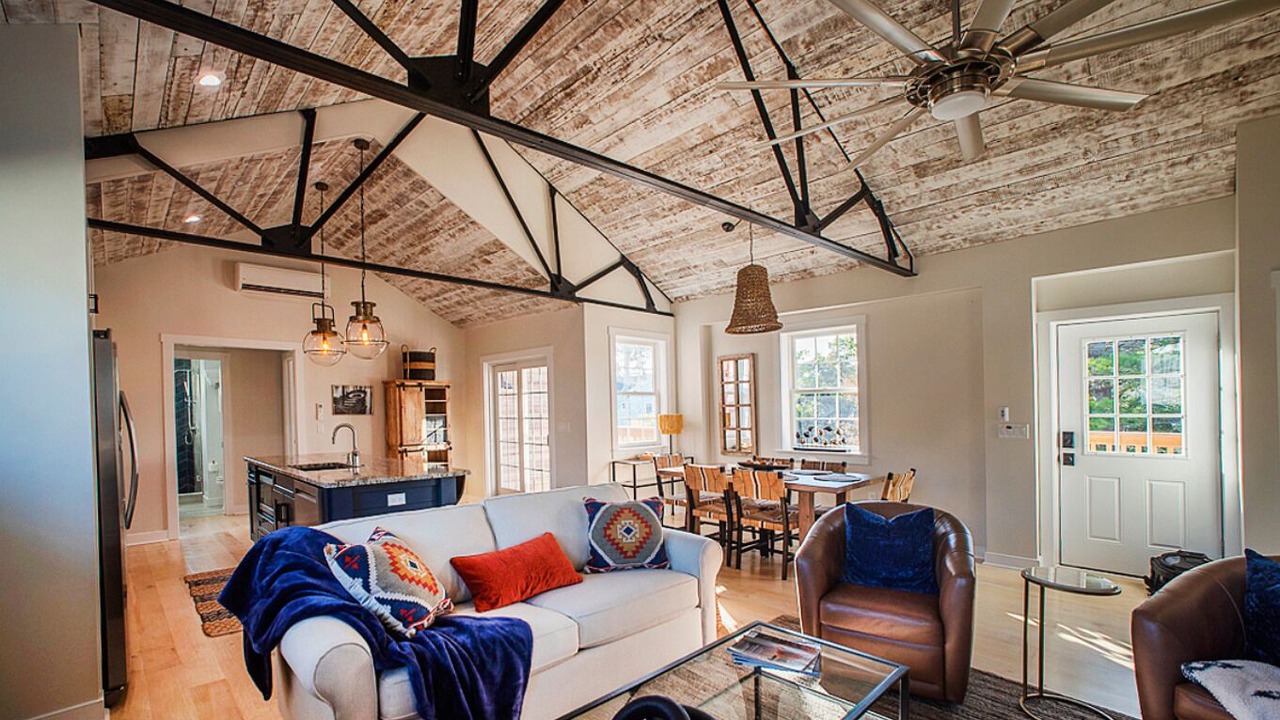 Photo of Livingroom in Historic District