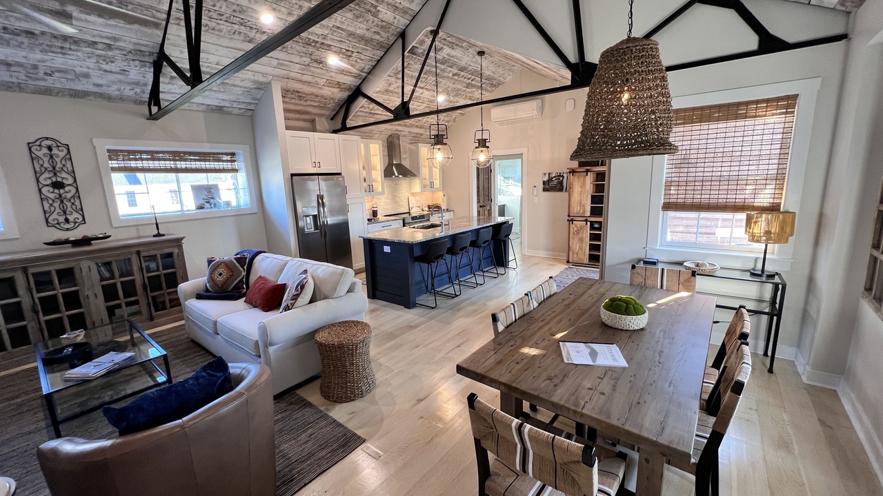 Photo of Livingroom in Historic District