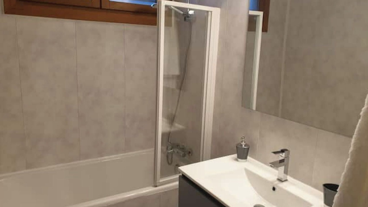 Photo of Bathroom in Gurgy