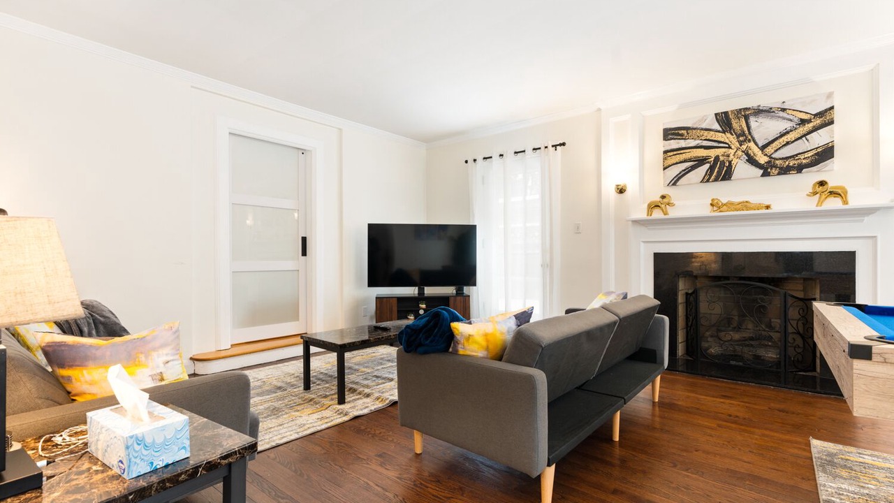 Photo of Livingroom in Beachwood