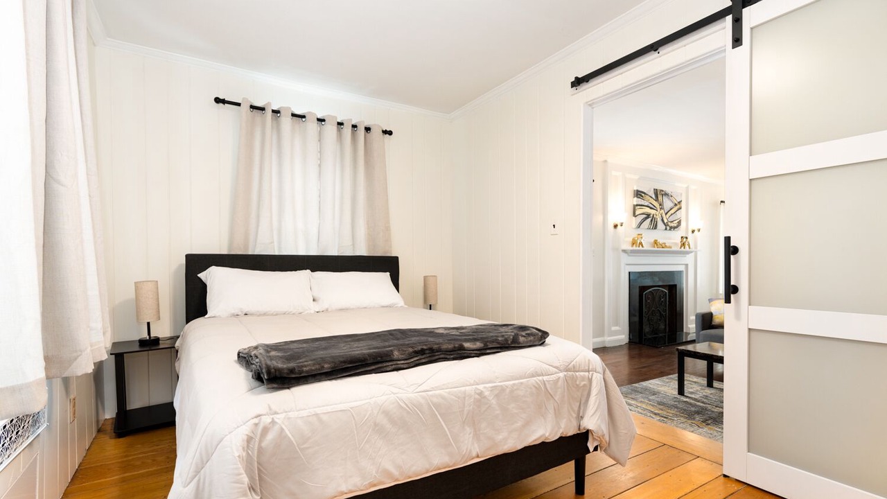 Photo of Bedroom in Beachwood
