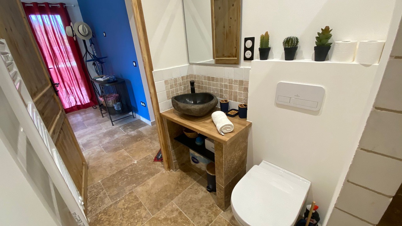 Photo of Bathroom in Arles